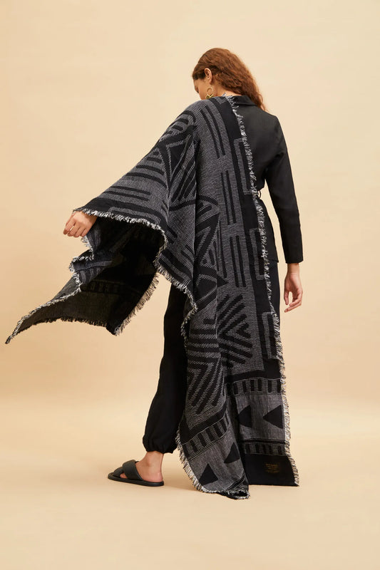 Halisi Shawl (Black and White)