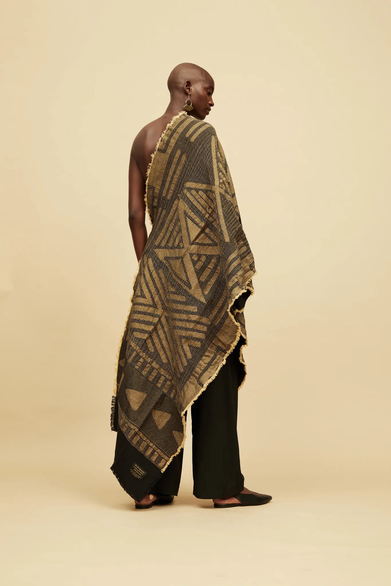 Halisi Shawl (Black and Gold)