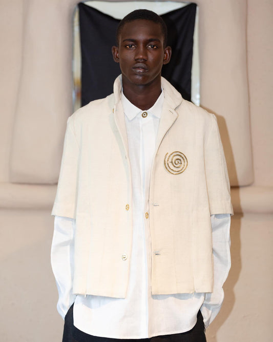 Short-Sleeved Woven Cotton Jacket Adorned With Bronze Buttons