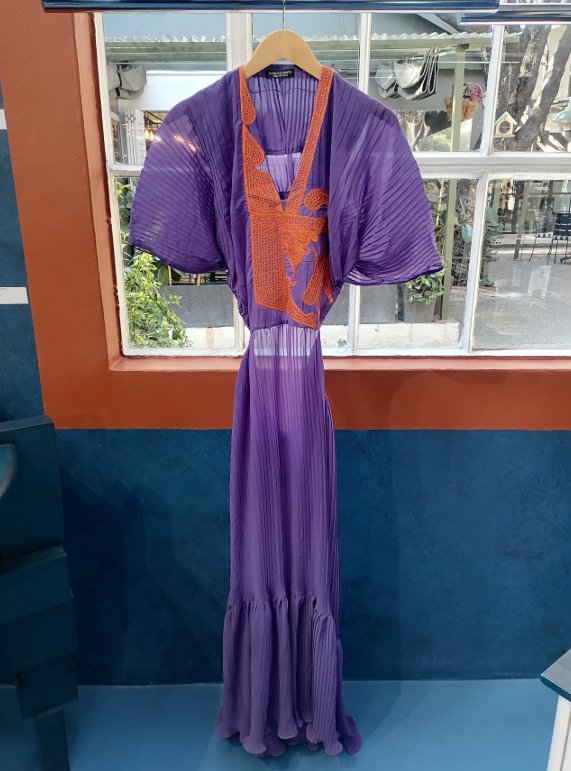 Robe Muriel Tissu Soie Plisse Mauve Broderie Orange